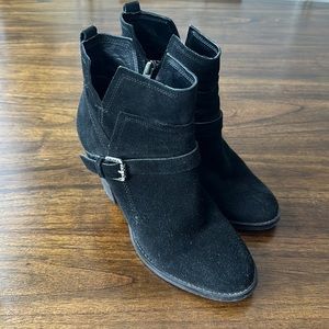 Suede bootie